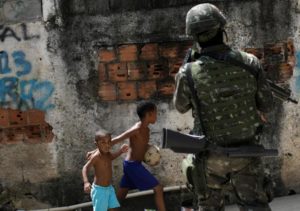 Read more about the article Dois terços da área urbana do Rio de Janeiro é controlada por grupos criminosos