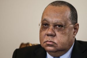 Read more about the article Mais de 100 mil milhões de dólares retirados do erário angolano