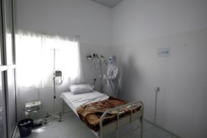 Read more about the article Concluída montagem do Hospital de campanha da Lunda Norte