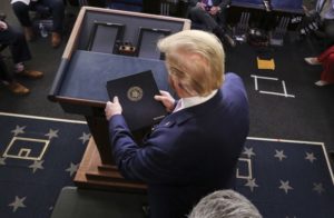 Read more about the article Juiz ordena Trump a entregar oito anos de declarações de impostos