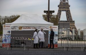 Read more about the article Número de mortes em França ultrapassa as 18.500