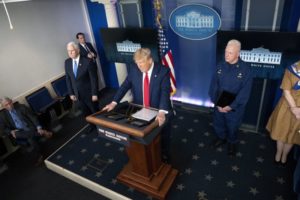 Read more about the article Trump anuncia plano de apoio à agricultura de 19 mil milhões de dólares