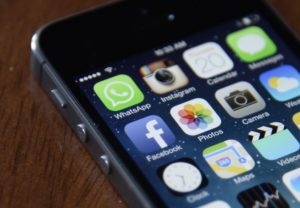 Read more about the article Redes sociais se preparam para ataques de Trump sobre eleições dos EUA