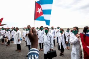 Read more about the article Cuba envia 216 profissionais de saúde para a África do Sul