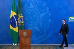 Read more about the article Juiza suspende decisão que obriga Bolsonaro a divulgar o resultado dos seus testes