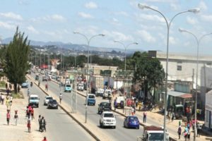 Read more about the article SIC detém 13 violadores da cerca sanitária de Luanda