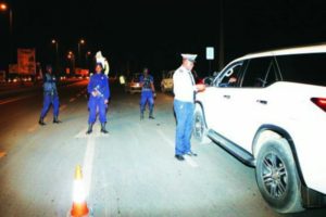 Read more about the article Doze mil detidos e quase menos três mil crimes em 45 dias de estado de emergência em Angola