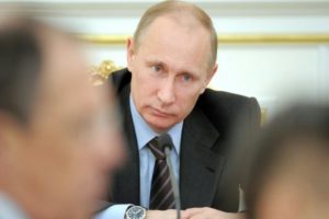 Read more about the article Putin assina várias leis que agravam repressão de manifestantes oposicionistas