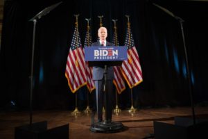 Read more about the article Democrata Joe Biden nega acusações de agressão sexual a ex-funcionária nos EUA