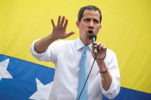 Read more about the article Guaidó denuncia “fraude consumada” e diz que parlamento continuará em funções
