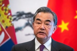 Read more about the article MNE chinês no Japão para negociar retoma de viagens e questões regionais