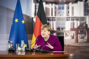 Read more about the article Angela Merkel pede aos estados regionais restrições eficazes