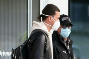 Read more about the article Zlatan Ibrahimovic sai lesionado do treino do AC Milan