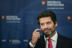 Read more about the article Líder da extrema-direita de Portugal bloqueado no Twitter