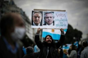 Read more about the article Milhares de argentinos marcham contra avanço do Governo sobre propriedade privada