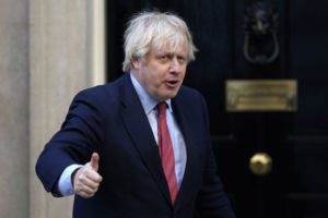 Read more about the article Boris Johnson considera “vergonhosas” ameaças a estátua de Winston Churchill