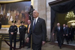 Read more about the article Colin Powell anuncia apoio a Joe Biden nas presidenciais norte-americanas