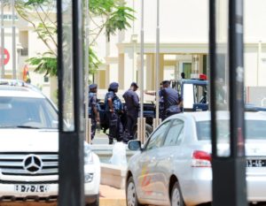 Read more about the article Angolanos veem a polícia como uma das instituições “mais corruptas”