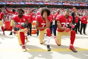 Read more about the article Federação de Futebol dos EUA revoga regra que proibia ajoelhar durante o hino