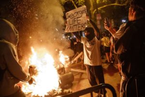 Read more about the article Austrália recomenda não viajar para os Estados Unidos devido a protestos