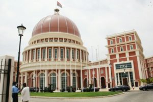 Read more about the article Deputados negam recebimento de bónus de natal de 4 milhões de kwanzas