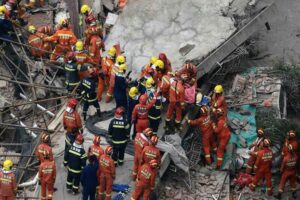 Read more about the article Desabamento de restaurante deixa 17 mortos na China