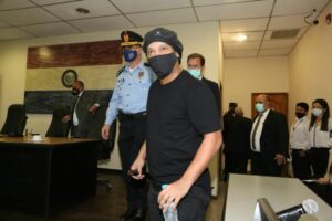 Read more about the article Ronaldinho autorizado a viajar para o Rio após ser libertado no Paraguai