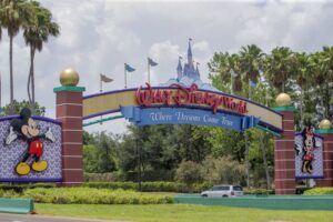 Read more about the article Disney vai despedir 28.000 trabalhadores nos Estados Unidos