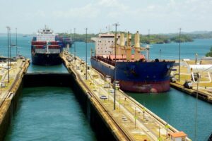 Read more about the article Canal do Panamá, ameaçado por mudanças climáticas, busca água para garantir sua operação