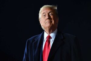 Read more about the article Senado dos EUA vota a favor de permitir citar testemunhas, prolongando julgamento contra Trump