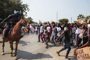 Read more about the article ONG fala de agressões em marcha de Luanda, polícia diz que houve apenas 13 retidos