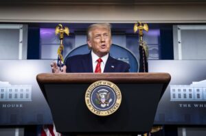 Read more about the article Trump incentiva apoiantes da Carolina do Norte a votarem duas vezes