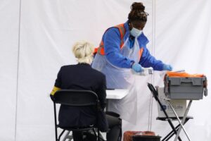Read more about the article Reino Unido regista 6.178 novas infeções, mais 25% do que na véspera