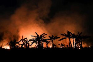 Read more about the article Cidadão ateia fogo em aldeia em retaliação à morte de um soba acusado de feiticeiro