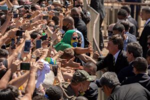 Read more about the article Bolsonaro diz que Brasil tem de deixar de ser um país de “maricas”