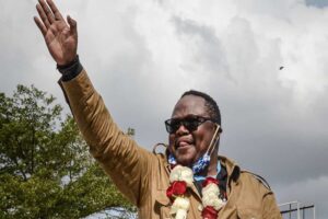 Read more about the article Polícia detém principal opositor ao presidente reeleito na Tanzânia por apelo ao protesto