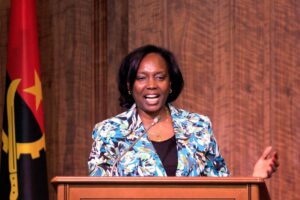 Read more about the article Ministra de Saúde destaca contributo de cientista angolano na luta contra covid-19