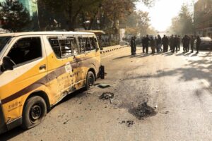 Read more about the article Pelo menos oito mortos e 31 feridos em explosões no centro de Cabul
