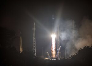 Read more about the article Agência Espacial Europeia lança contrato para primeira missão para remover lixo de órbita
