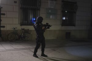 Read more about the article Três mortos e 15 feridos nos ataques em Viena – novo balanço