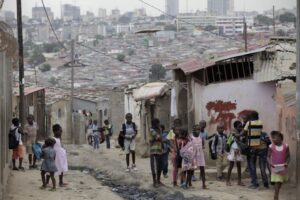 Read more about the article Oposição classifica de “vergonha” haver três milhões de crianças sem escola em Angola
