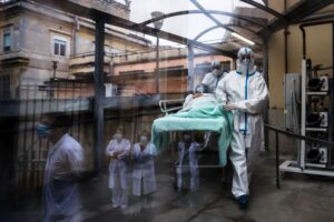 Read more about the article Itália regista 662 mortes e 21.052 novos casos nas últimas 24 horas