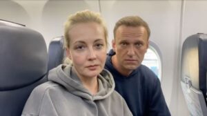 Read more about the article Mulher de Navalny entre os quase 400 manifestantes detidos na Rússia