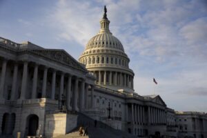 Read more about the article Senado dos EUA chumba propostas republicana e democrata para evitar paralisação