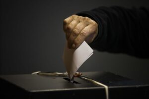 Read more about the article Mais de 246 mil portugueses  começam hoje a votar
