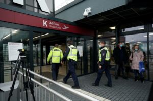 Read more about the article Polícia russa detém ativistas que viajavam para receber opositor de Putin