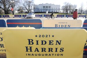 Read more about the article Biden é hoje empossado numa Washington deserta e fortemente vigiada