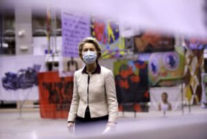 Read more about the article UE quer publicar hoje contrato com AstraZeneca — Von der Leyen