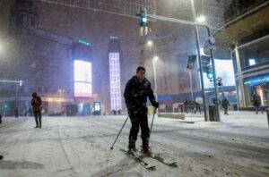 Read more about the article Tempestade de neve paralisa Espanha
