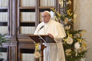 Read more about the article Papa denuncia a exploração e corrupção pelas máfias durante a pandemia